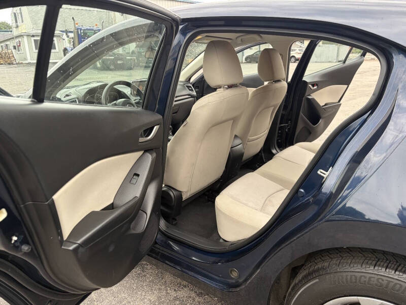 2016 Mazda MAZDA3 i Sport