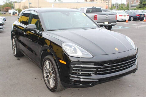 2022 Porsche Cayenne Platinum Edition