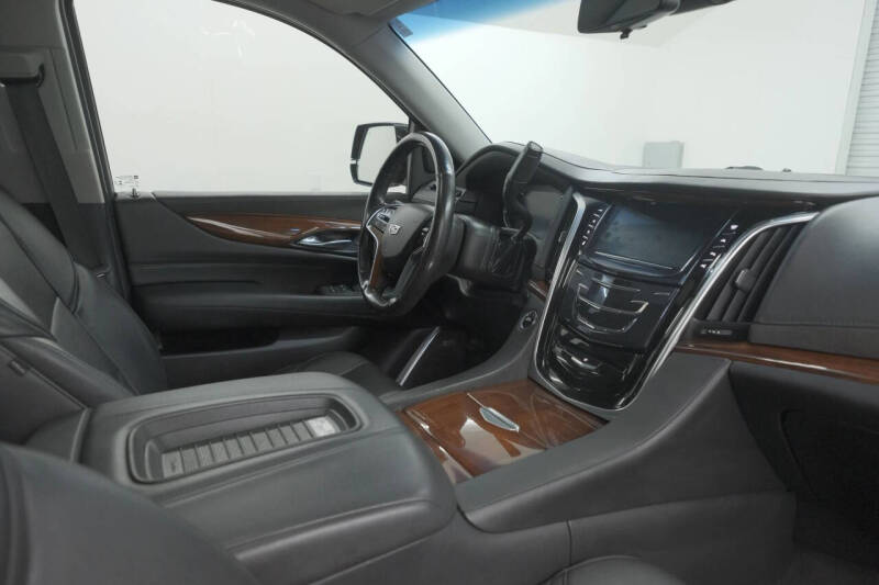 2019 Cadillac Escalade ESV Luxury