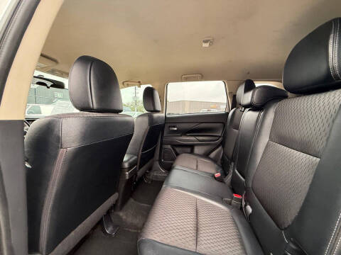 2015 Mitsubishi Outlander SE