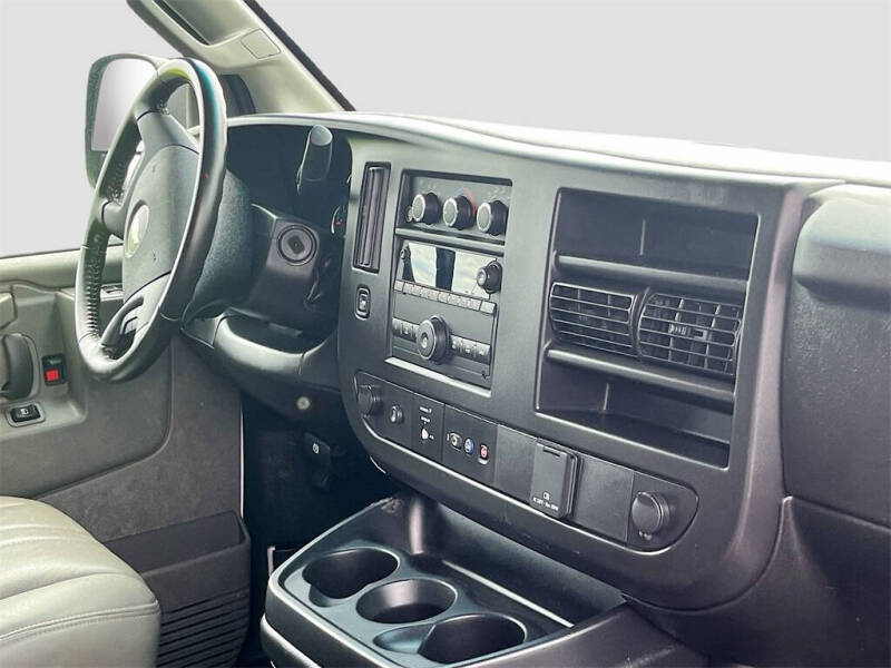 2023 Chevrolet Express 2500