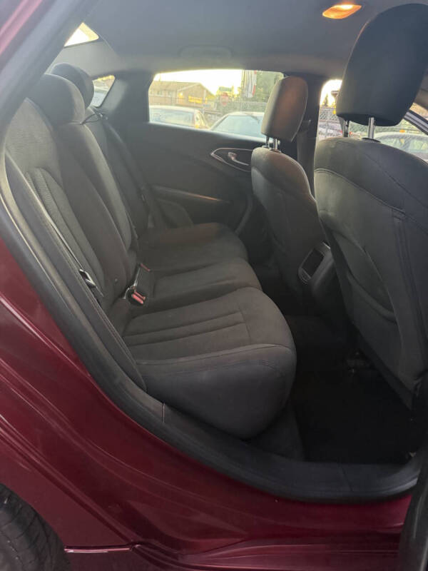 2015 Chrysler 200 Limited