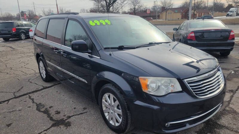 2013 Chrysler Town and Country for sale at Cars Trade in Wayne MI