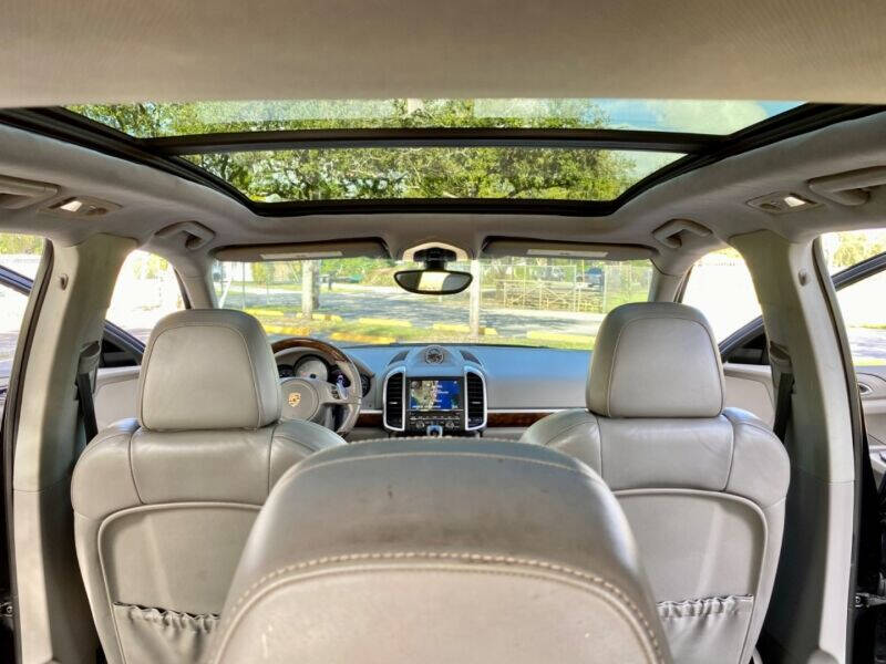 2013 Porsche Cayenne  - $27,995
