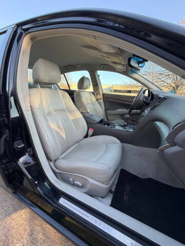 2011 Infiniti G25 Sedan x