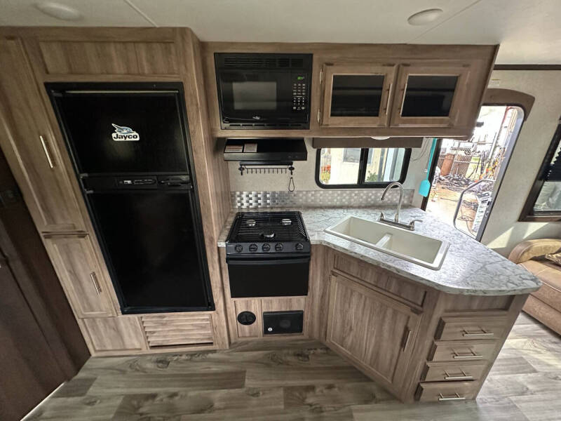 2018 FOR SALE!!  Jayco Jayfeather 27R