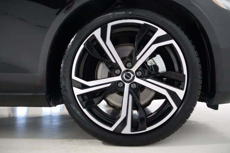 2025 Volvo S60 B5 Core