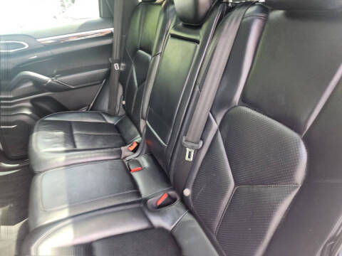 2014 Porsche Cayenne Platinum