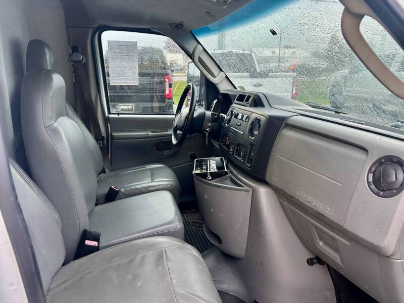 2011 Ford E-Series E-450 SD