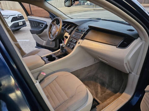 2012 Ford Taurus SE