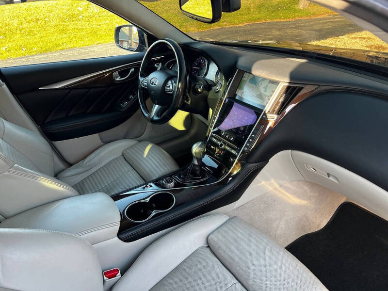 2014 Infiniti Q50 Hybrid Sport