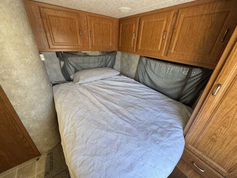 2004 Ford E-Series E-450 SD