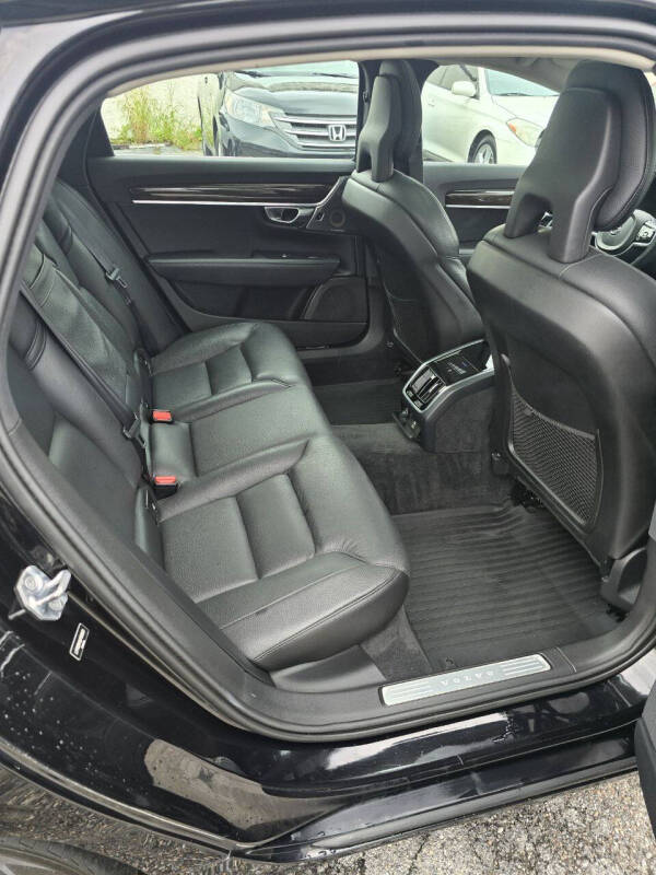 2018 Volvo S90 T5 Momentum