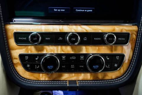 2023 Bentley Bentayga Azure V8