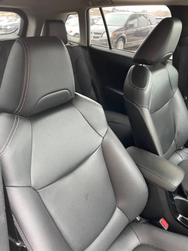 2022 Toyota Corolla Cross XLE