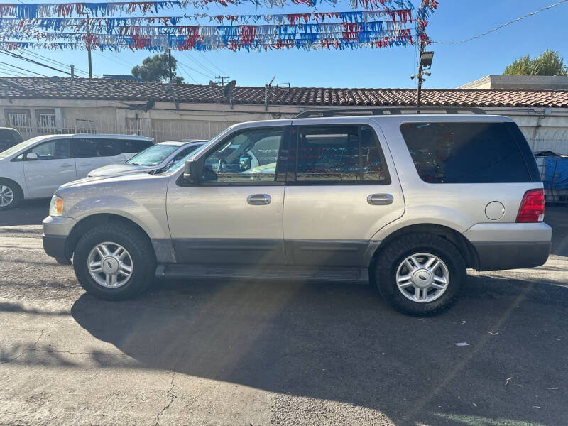 2005 Ford Expedition XLT photo 3