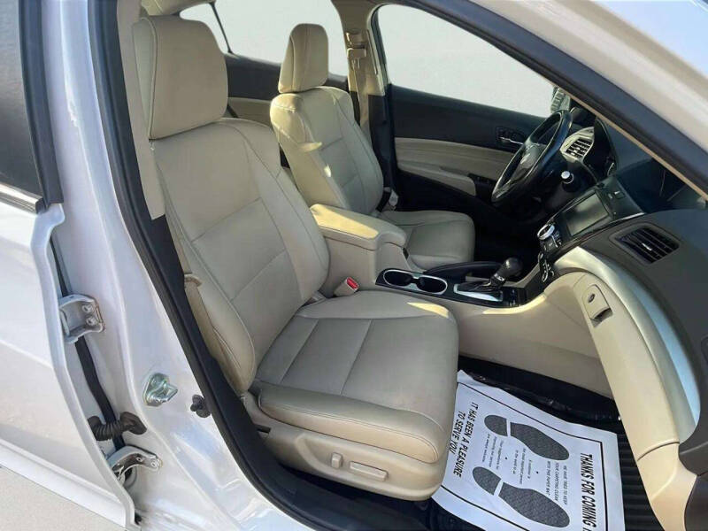 2016 Acura ILX w/Premium