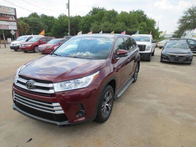 2019 Toyota Highlander for sale at MOTORS OF TEXAS in Houston TX