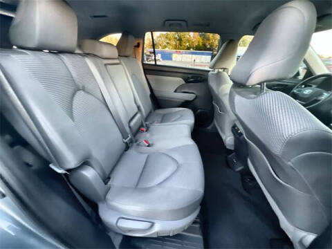 2021 Toyota Highlander LE