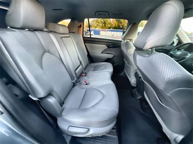 2021 Toyota Highlander LE