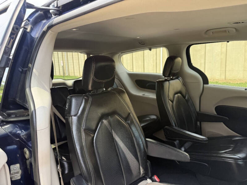 2020 Chrysler Voyager LXi