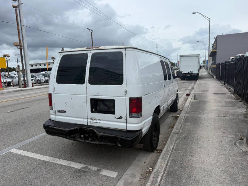 2002 Ford E-Series E-250