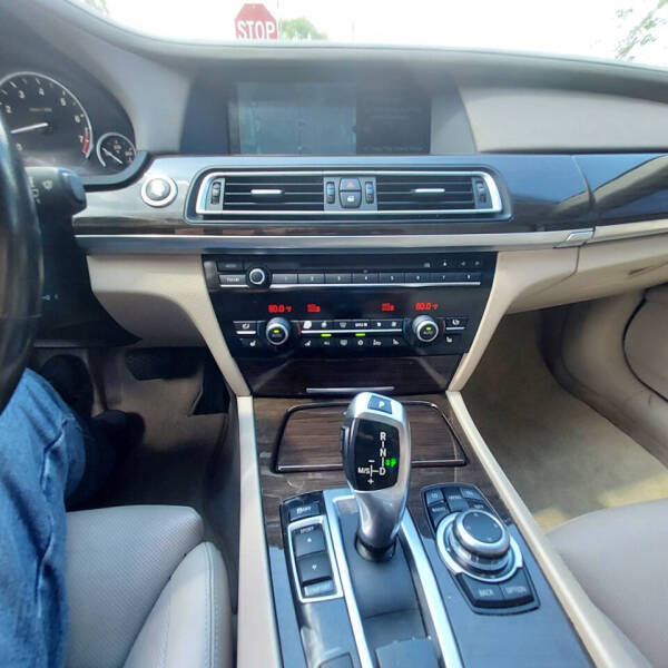 2010 BMW 7 Series 750i xDrive