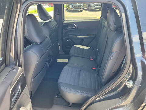 2026 Mitsubishi Outlander LE