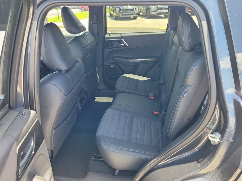 2026 Mitsubishi Outlander LE
