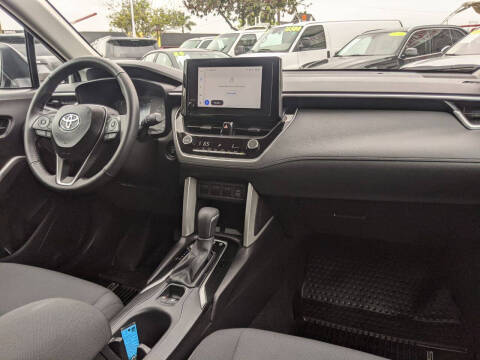 2025 Toyota Corolla Cross LE