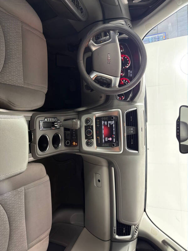 2016 GMC Acadia SLE-2