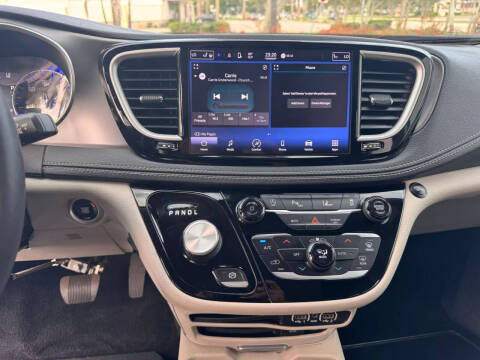 2022 Chrysler Pacifica Touring L