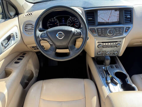 2017 Nissan Pathfinder SL