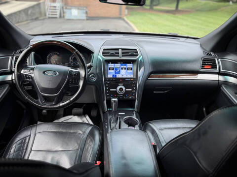 2017 Ford Explorer Platinum