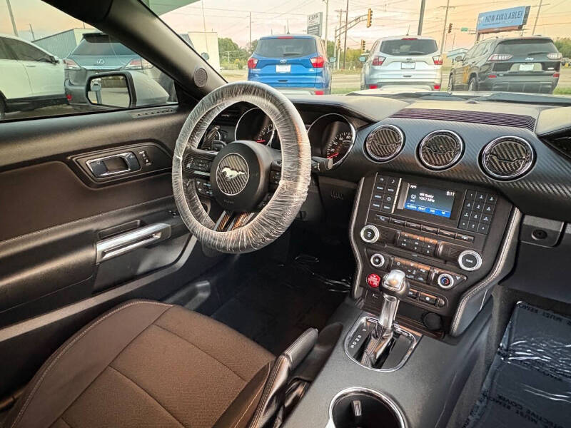 2016 Ford Mustang V6