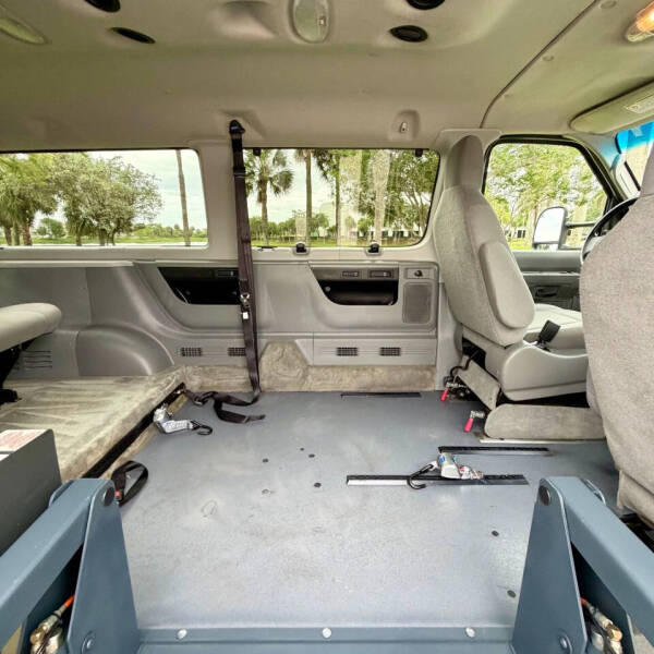 2011 Ford E-350