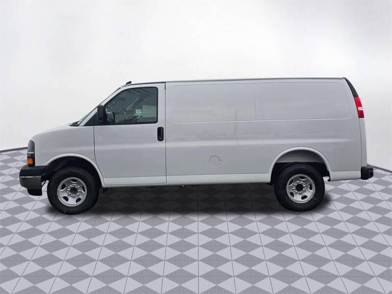 2025 Chevrolet Express 2500