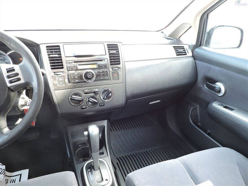 2009 Nissan Versa 1.8 S