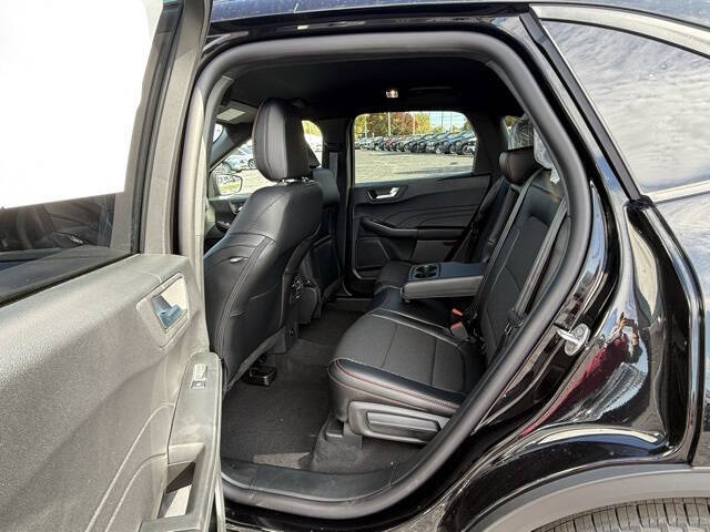 2026 Ford Escape Hybrid ST-Line Select