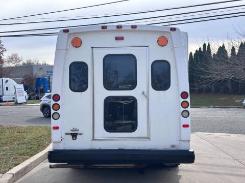 2014 Ford E-Series E-350 SD