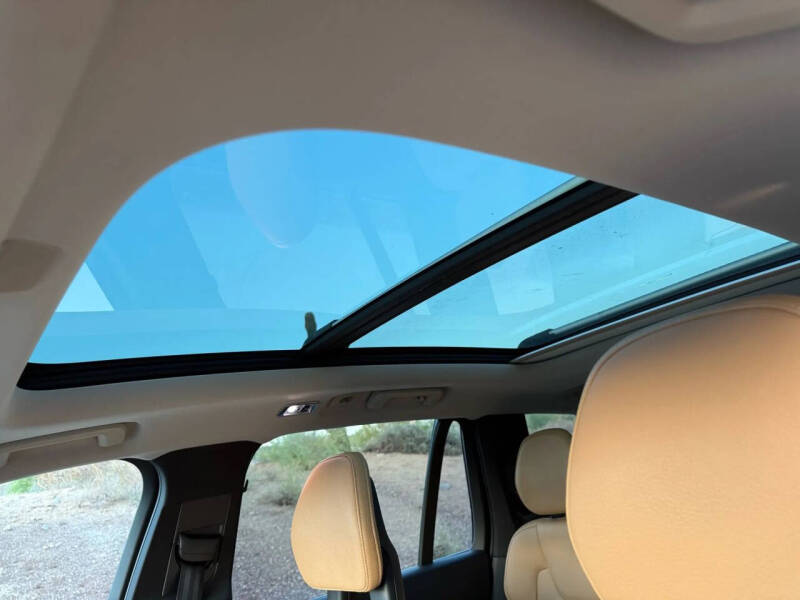 2016 Volvo XC90 T6 Momentum