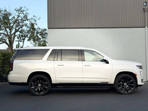 2022 Cadillac Escalade ESV Luxury