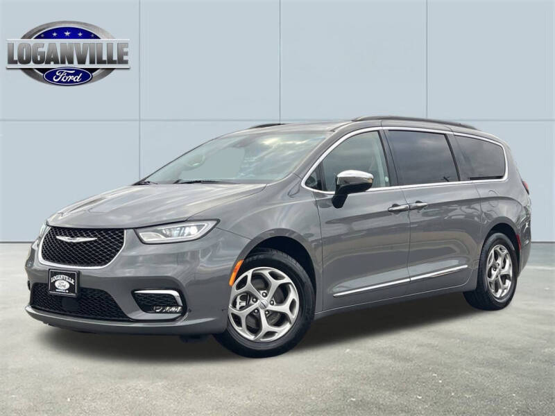 2023 Chrysler Pacifica Limited's photo