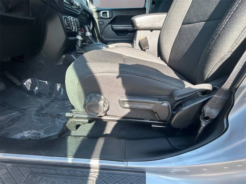 2021 Jeep Gladiator Willys