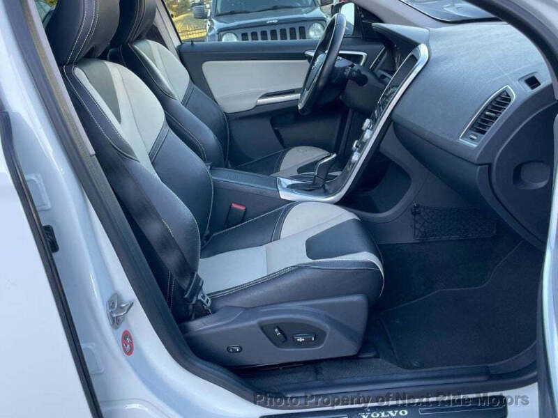 2017 Volvo XC60 T6 Dynamic