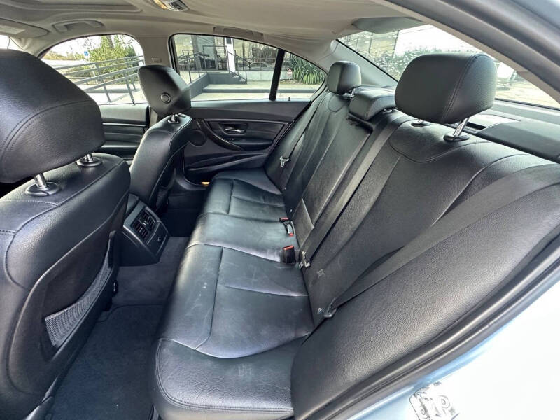 2012 BMW 3 Series 328i