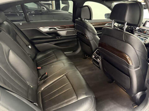 2022 BMW 7 Series 740i