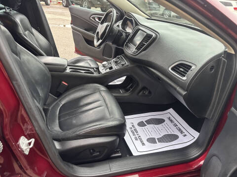 2017 Chrysler 200 Limited