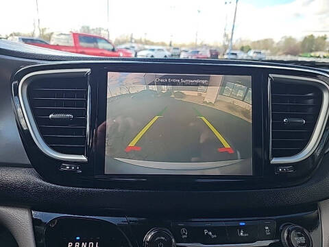 2024 Chrysler Pacifica Touring L