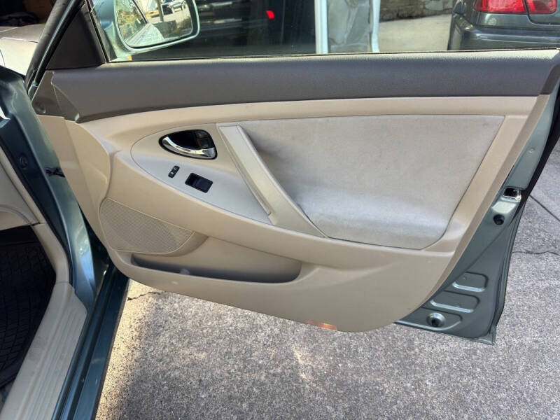 2009 Toyota Camry LE